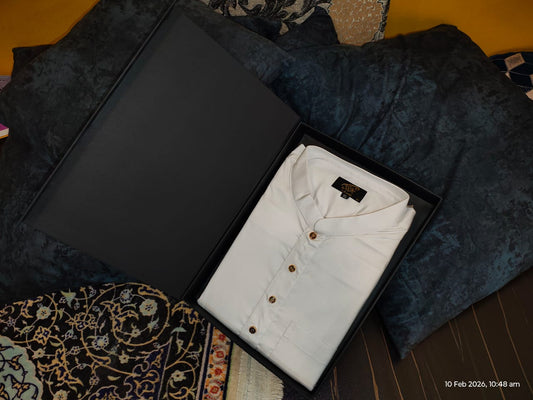 Saudi Collar Thobe – Classic Elegance, Modern Precision